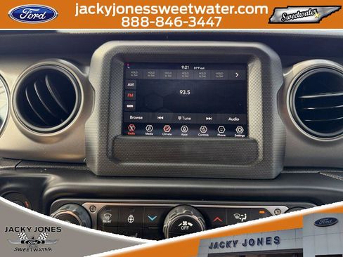 Used 2022 Jeep Gladiator Sport AWD/4WD image 21