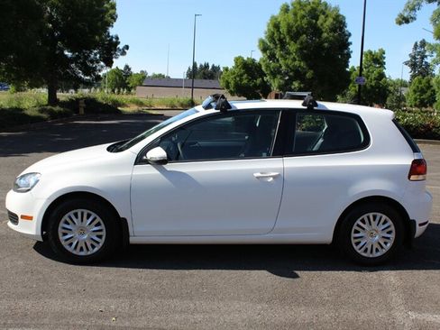 Used 2012 Volkswagen Golf 2-Door FWD image 7