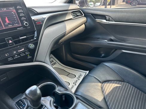 Used 2021 Toyota Camry SE image 31
