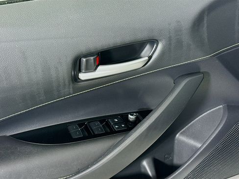 Used 2020 Toyota Corolla SE w/ Carpet Mat Package image 24