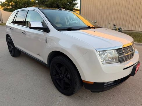 Used 2010 Lincoln MKX 2WD image 4