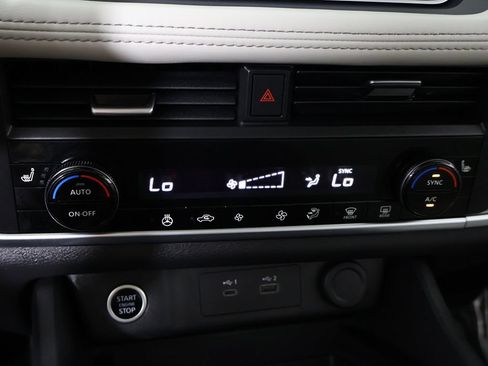 Used 2023 Nissan Rogue SV w/ SV Premium B Package AWD/4WD image 48