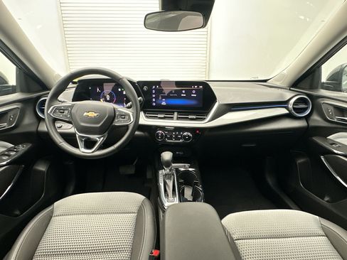 Used 2024 Chevrolet Trax LT w/ Driver Confidence Package FWD image 15
