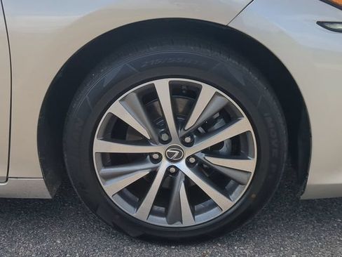 Used 2019 Lexus ES 350 w/ Accessory Package 2 FWD image 10