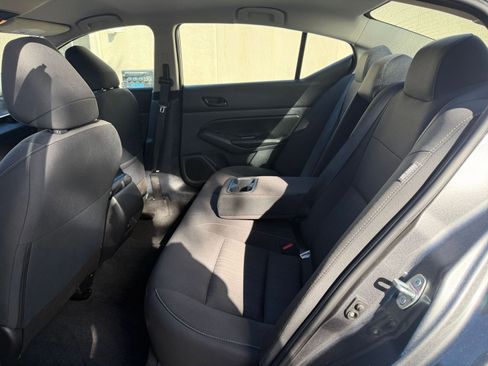 Used 2025 Nissan Altima 2.5 SV image 25