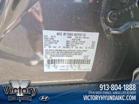 Used 2025 Ford Explorer ST-Line AWD/4WD image 30