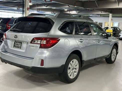 Used 2017 Subaru Outback 2.5i AWD/4WD image 4