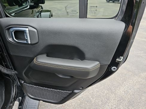 Used 2024 Jeep Wrangler Unlimited Sahara w/ Technology Group AWD/4WD image 16