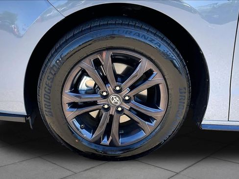 Used 2025 Toyota Sienna XSE AWD/4WD image 10