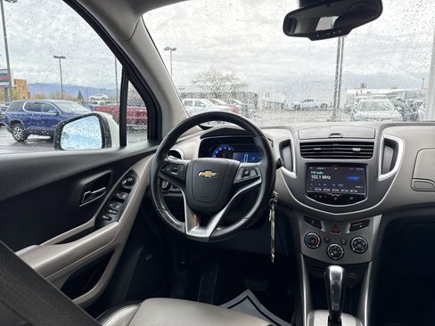 Used 2016 Chevrolet Trax LTZ w/ LPO, Cargo Package image 21
