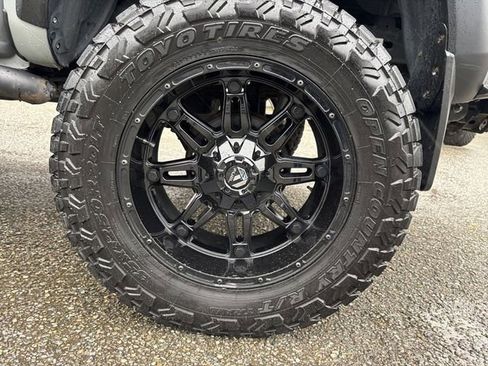 Used 2020 Toyota Tacoma TRD Off-Road w/ TRD Premium Off Road Package image 23