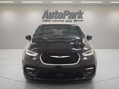 New 2026 Chrysler Pacifica Select