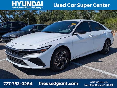 Used 2025 Hyundai Elantra Sport FWD image 1