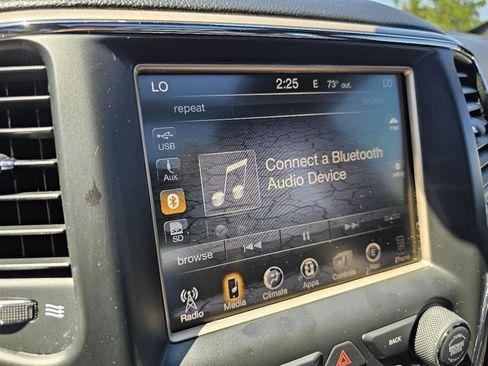 Used 2017 Jeep Grand Cherokee Overland AWD/4WD image 58
