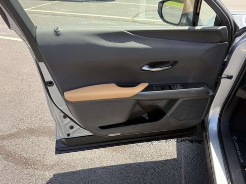 Used 2025 Lexus UX 300h AWD w/ Accessory Package (Z1) image 12