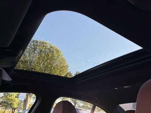 New 2025 BMW 330i xDrive Sedan w/ Convenience Package image 22