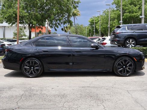 Used 2025 BMW 740i w/ Premium Package RWD image 21