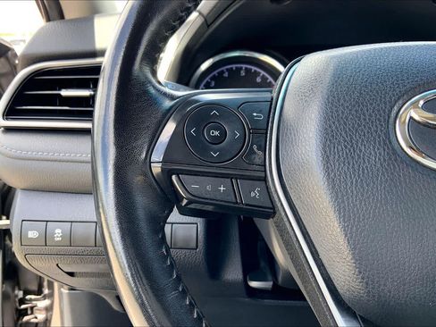 Used 2019 Toyota Camry SE w/ Convenience Package FWD image 23