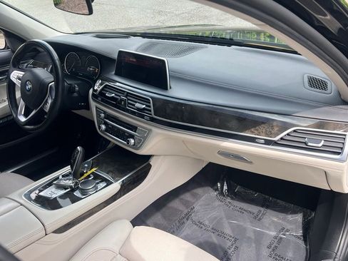 Used 2016 BMW 750i xDrive AWD/4WD image 16