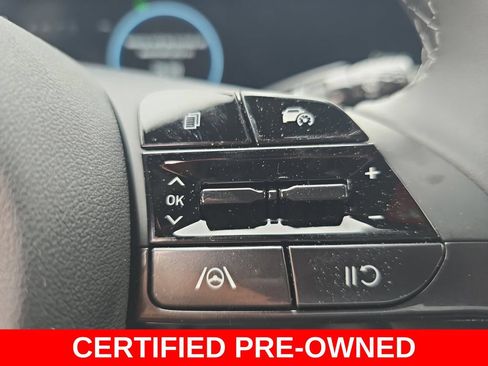 Certified 2025 Hyundai Elantra SEL FWD image 18