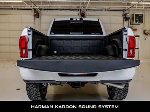 Used 2025 RAM 2500 Limited AWD/4WD image 9