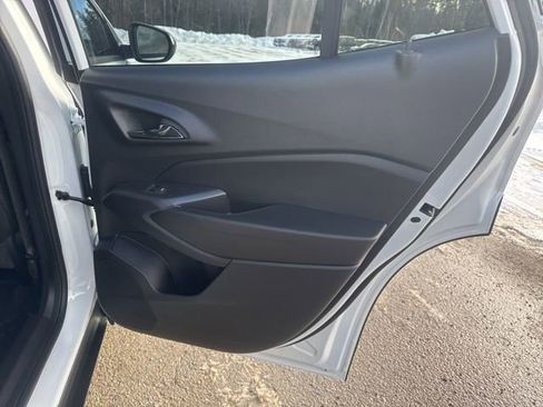 New 2026 Chevrolet Trax RS w/ Sunroof Package image 31