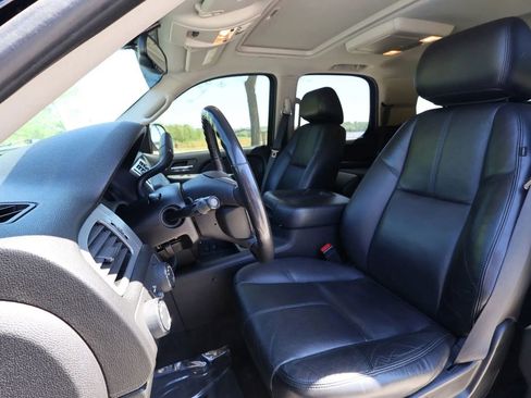 Used 2010 Chevrolet Tahoe LT w/ Luxury Package image 13