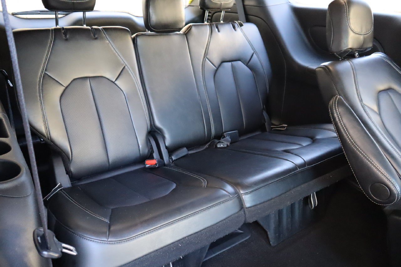 Used 2025 Chrysler Pacifica Select FWD image 19