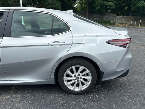 Used 2024 Toyota Camry LE AWD/4WD image 4