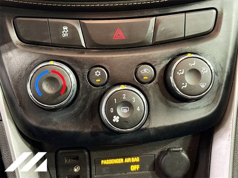 Used 2019 Chevrolet Trax LT w/ Redline Edition image 17