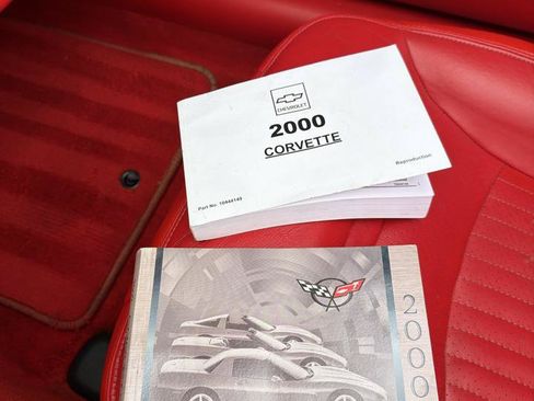 Used 2000 Chevrolet Corvette Convertible w/ Performance Handling Pkg RWD image 22