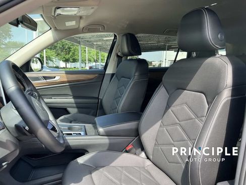 Certified 2025 Volkswagen Atlas SE FWD image 15