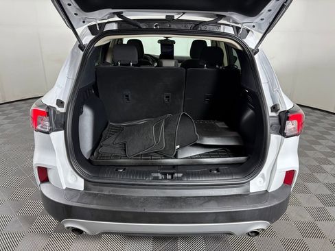 Certified 2020 Ford Escape SE image 31