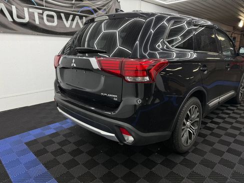 Used 2017 Mitsubishi Outlander SE FWD image 3