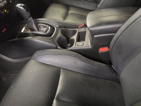 Used 2018 Nissan Rogue SL FWD image 26