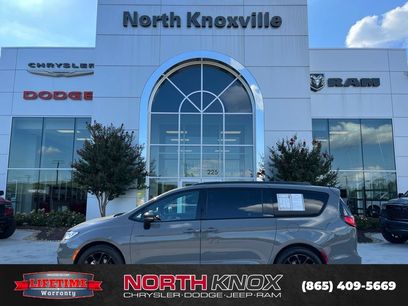Used 2025 Chrysler Pacifica Limited