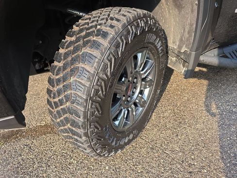 Used 2025 GMC Sierra 1500 AT4 w/ AT4 Premium Package AWD/4WD image 30