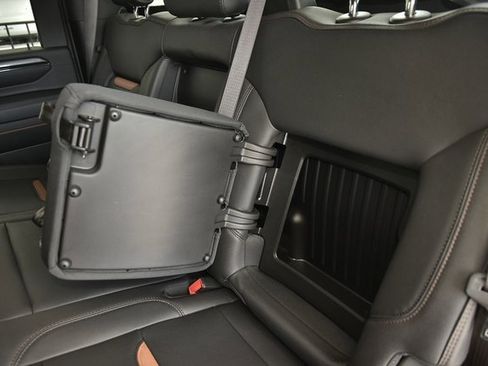 Used 2024 GMC Sierra 2500 AT4 image 34