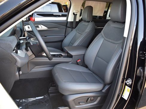 New 2026 Ford Explorer Active w/ Active Comfort Package image 5