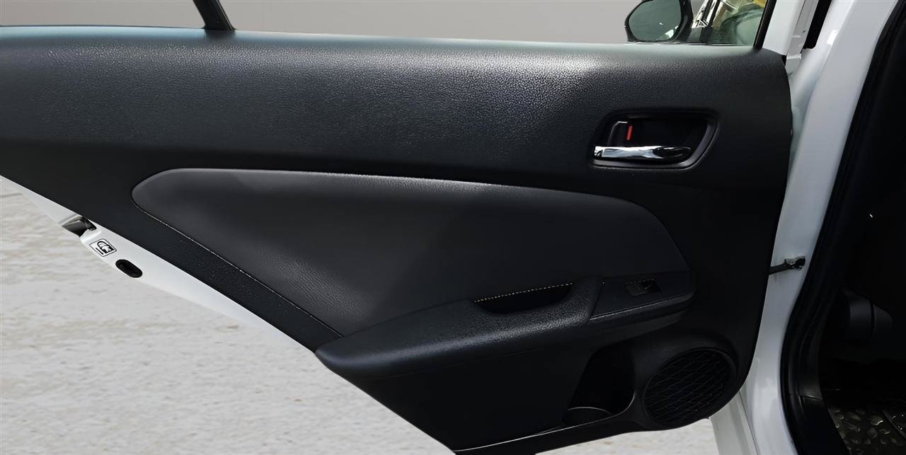 Used 2019 Toyota Prius LE FWD image 23