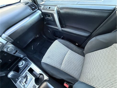 Used 2014 Toyota 4Runner SR5 AWD/4WD image 9