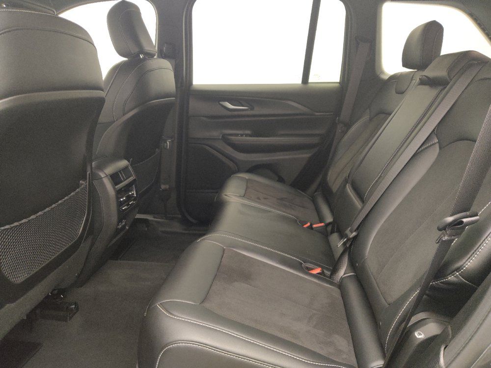Used 2023 Jeep Grand Cherokee Altitude AWD/4WD image 18