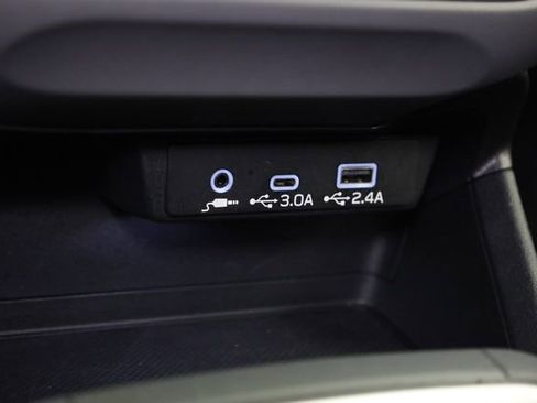 Used 2025 Subaru Crosstrek 2.0i Premium AWD/4WD image 23