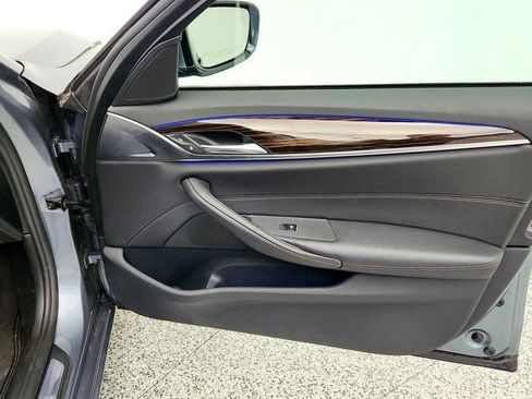 Used 2018 BMW 530i xDrive image 27