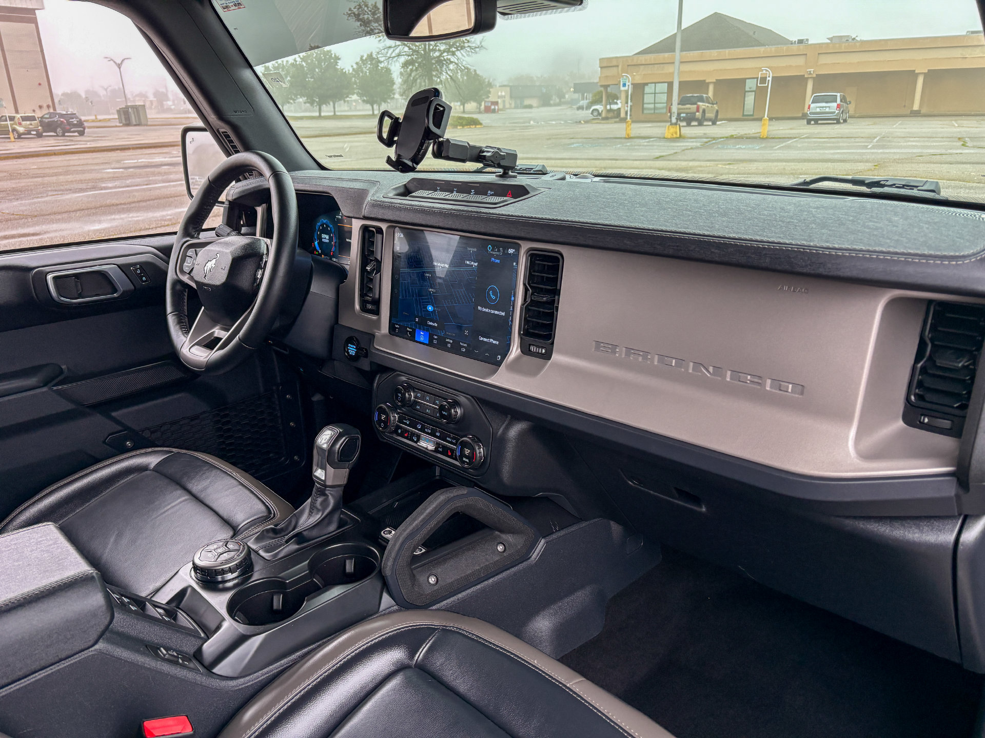 Used 2025 Ford Bronco Outer Banks w/ Sasquatch Package AWD/4WD image 24