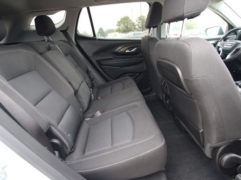 Used 2024 GMC Terrain SLE w/ Driver Convenience Package AWD/4WD image 9