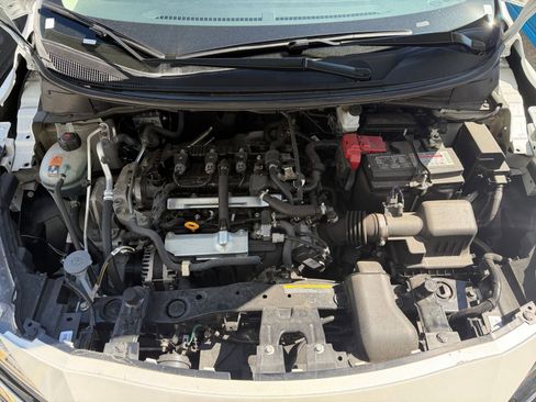 Used 2025 Nissan Versa SV image 30