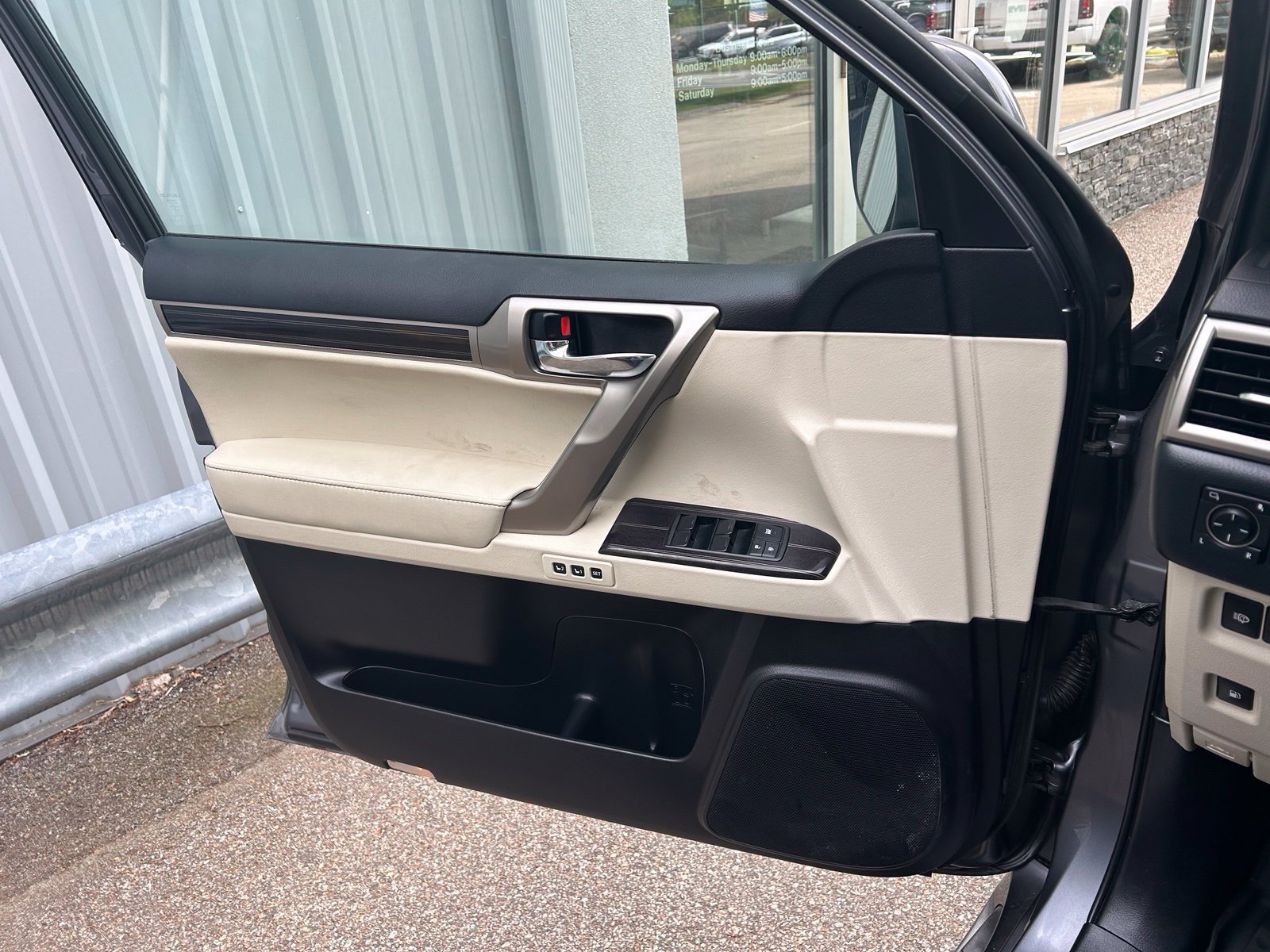 Used 2021 Lexus GX 460 Premium w/ Premium Package AWD/4WD image 15