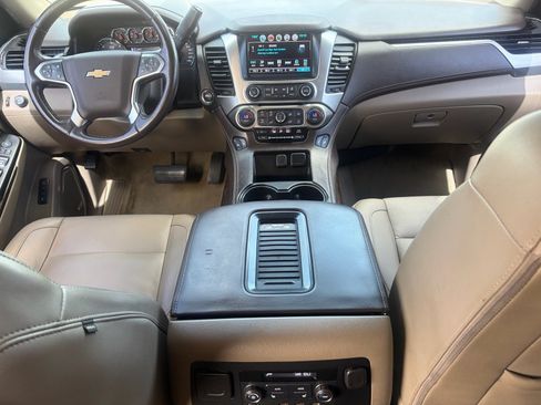 Used 2017 Chevrolet Suburban LT w/ Luxury Package RWD image 31