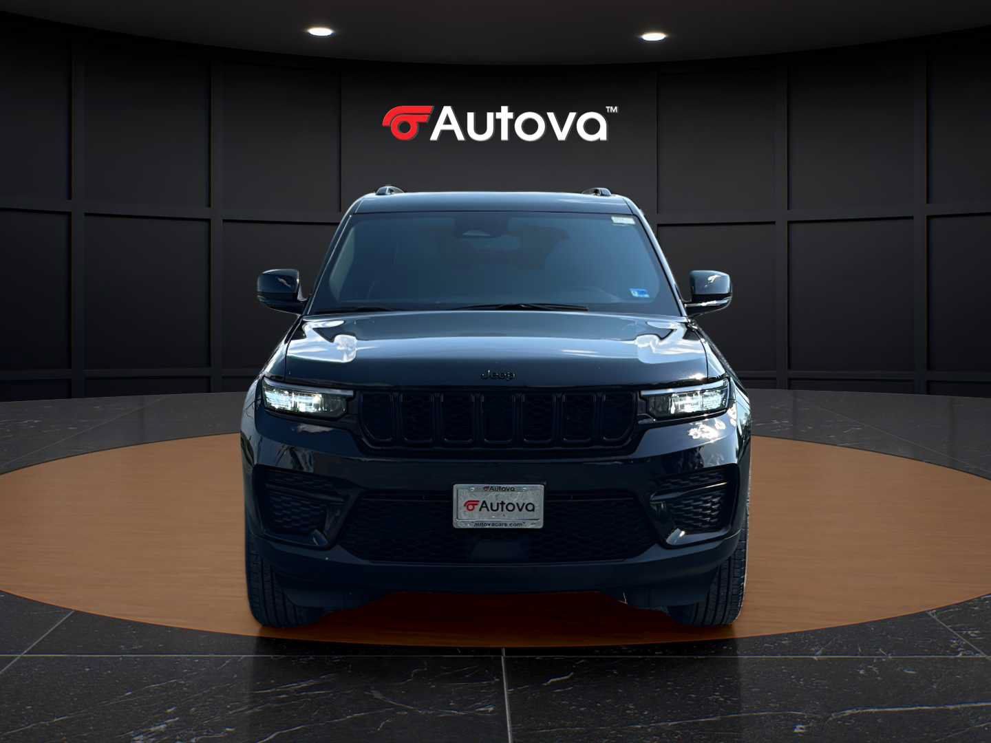 Used 2025 Jeep Grand Cherokee Altitude AWD/4WD image 8